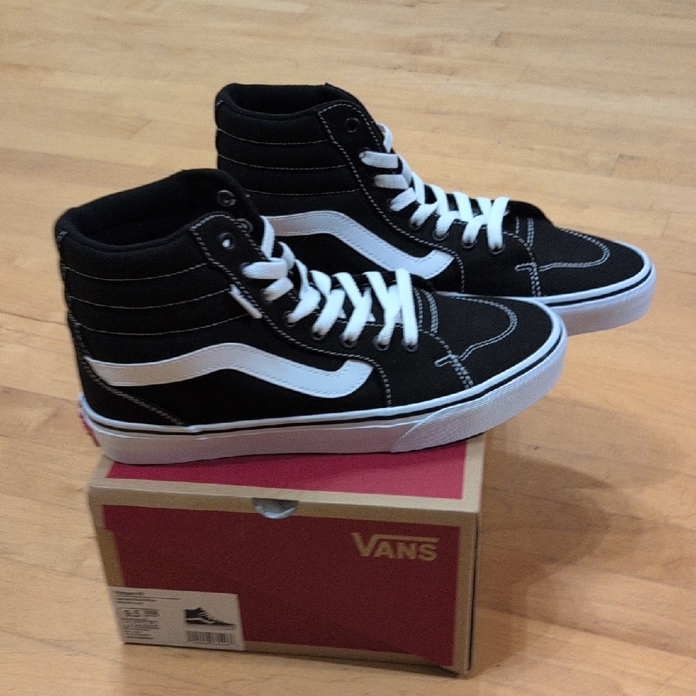 Vans Women's Black and White Skate Sneakers 9.5 Filmore Hi NIB